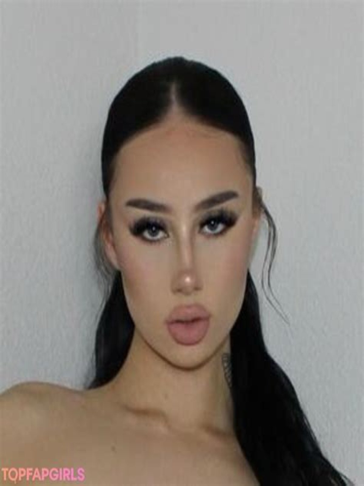 Auhneesh Nicole: The Rising Star In The World Of Social Media